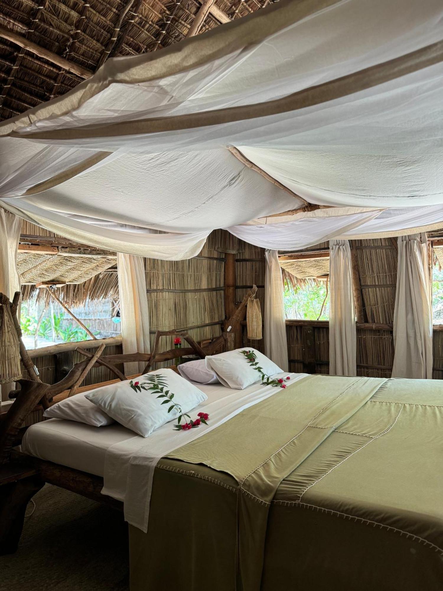 Che Shale Hotell Mambrui Exteriör bild